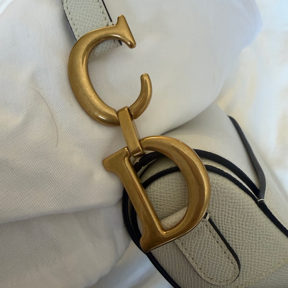 Dior Medium white saddle bag with strap - Picture 7 of 16